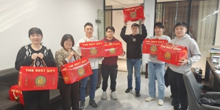 心系員工，情暖新春——東莞園林發(fā)放春節(jié)福利